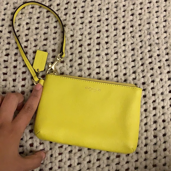 COACH wristlet - Picture 5 of 5